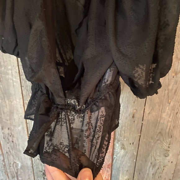 Dynamite Blouse - Picture 3 of 5